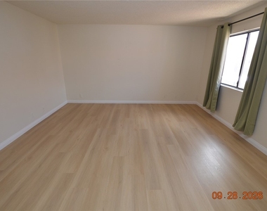 4300 N Lamont Street - Photo Thumbnail 2