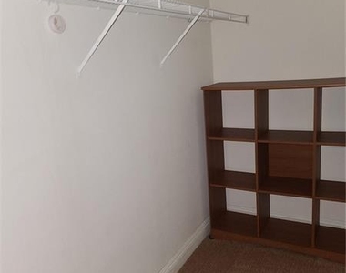 5122 S Jones Boulevard - Photo Thumbnail 5