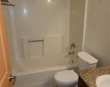 5122 S Jones Boulevard - Photo Thumbnail 4