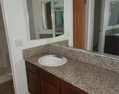 5122 S Jones Boulevard - Photo Thumbnail 13