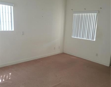 5122 S Jones Boulevard - Photo Thumbnail 11