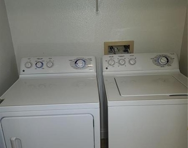 5122 S Jones Boulevard - Photo Thumbnail 10