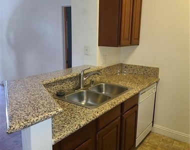 5122 S Jones Boulevard - Photo Thumbnail 9
