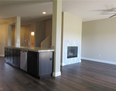 712 Peachy Canyon Circle - Photo Thumbnail 2