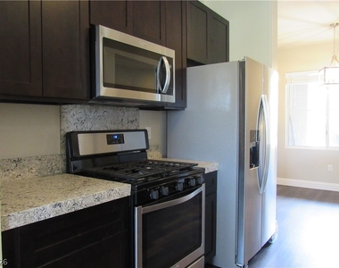 712 Peachy Canyon Circle - Photo Thumbnail 6