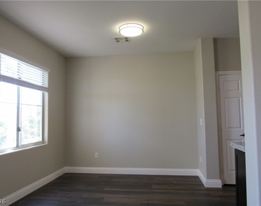 712 Peachy Canyon Circle - Photo Thumbnail 7