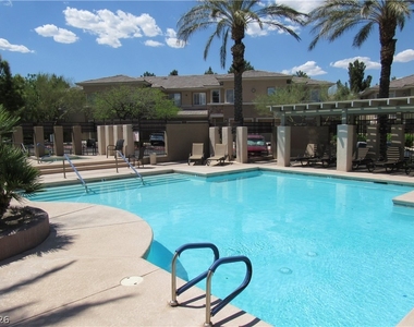 712 Peachy Canyon Circle - Photo Thumbnail 22