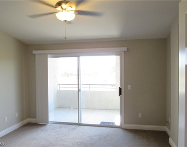 712 Peachy Canyon Circle - Photo Thumbnail 11