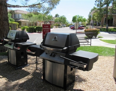 712 Peachy Canyon Circle - Photo Thumbnail 21