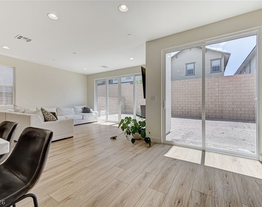 309 Andamento Place - Photo Thumbnail 9