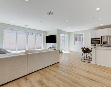 309 Andamento Place - Photo Thumbnail 3