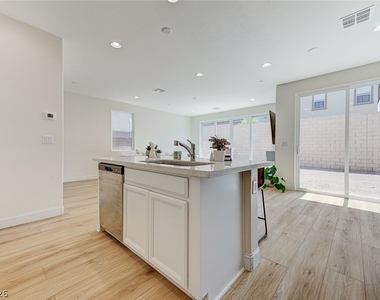 309 Andamento Place - Photo Thumbnail 12