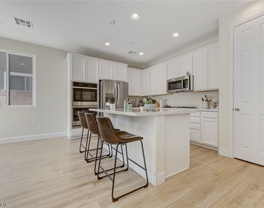 309 Andamento Place - Photo Thumbnail 11