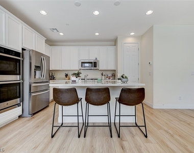 309 Andamento Place - Photo Thumbnail 10