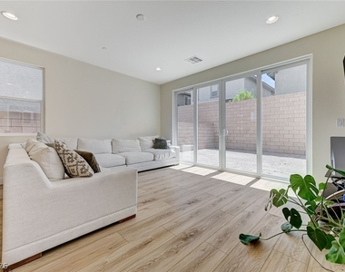 309 Andamento Place - Photo Thumbnail 4