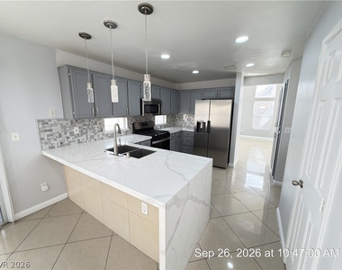 7520 Pacific Ridge Avenue - Photo Thumbnail 10