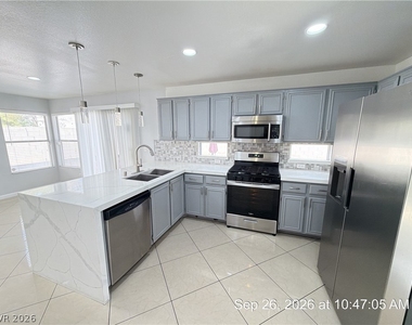 7520 Pacific Ridge Avenue - Photo Thumbnail 11