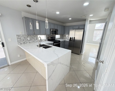 7520 Pacific Ridge Avenue - Photo Thumbnail 8