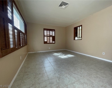 590 National Street - Photo Thumbnail 4