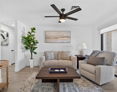 4724 Nara Vista Way - Photo Thumbnail 6