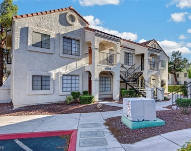4724 Nara Vista Way - Photo Thumbnail 32