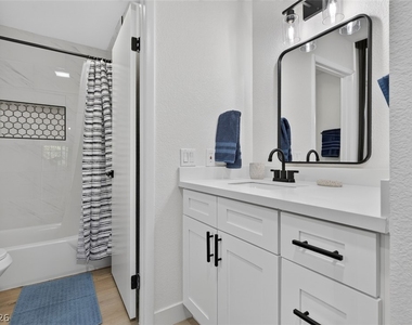 4724 Nara Vista Way - Photo Thumbnail 18