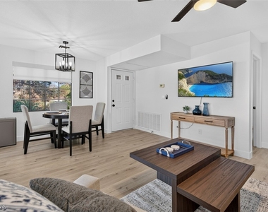 4724 Nara Vista Way - Photo Thumbnail 9