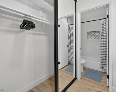 4724 Nara Vista Way - Photo Thumbnail 20