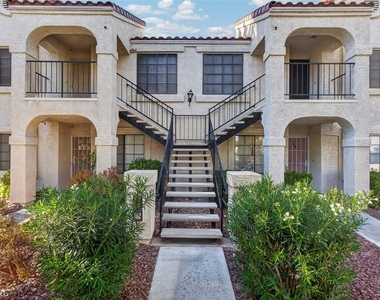 4724 Nara Vista Way - Photo Thumbnail 34