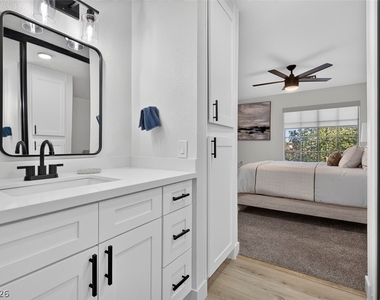4724 Nara Vista Way - Photo Thumbnail 5