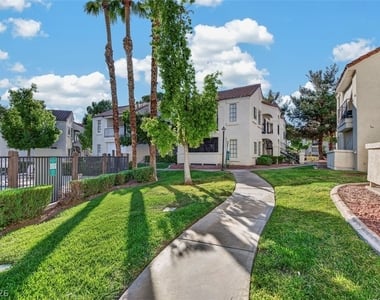4724 Nara Vista Way - Photo Thumbnail 28