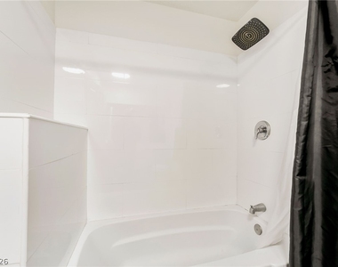 5576 W Rochelle Avenue - Photo Thumbnail 19