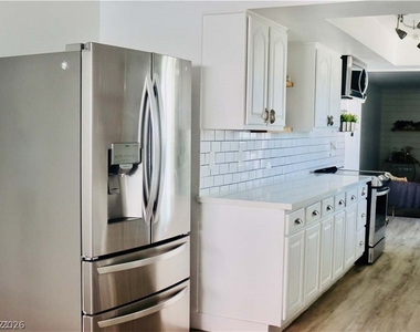 3610 Antigua Avenue - Photo Thumbnail 5