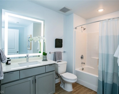 4480 Meadows Lane - Photo Thumbnail 3