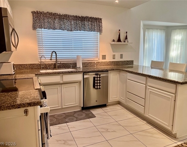 2833 Sungold Drive - Photo Thumbnail 8