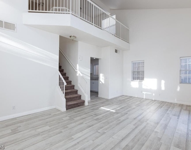 2246 Ramsgate Drive - Photo Thumbnail 9