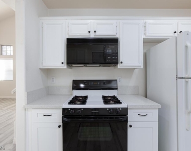 2246 Ramsgate Drive - Photo Thumbnail 13