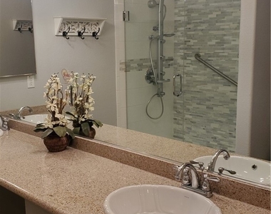 7636 Rolling View Drive - Photo Thumbnail 30