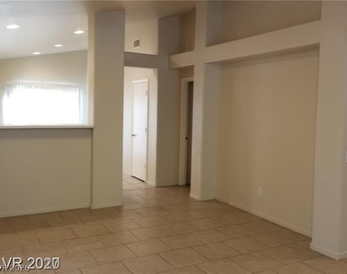 9601 Christine View Court - Photo Thumbnail 4