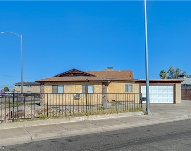 1724 Palm Street - Photo Thumbnail 1