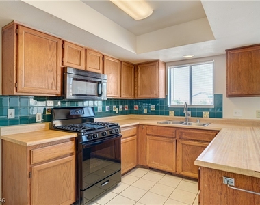 1724 Palm Street - Photo Thumbnail 11