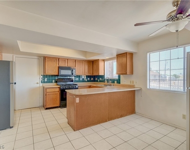 1724 Palm Street - Photo Thumbnail 8