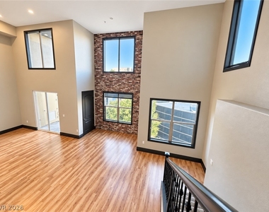 26 E Serene Avenue - Photo Thumbnail 2