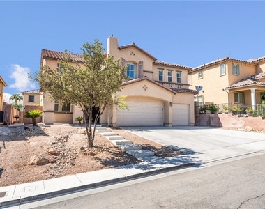 6221 Villa Emo Street - Photo Thumbnail 2