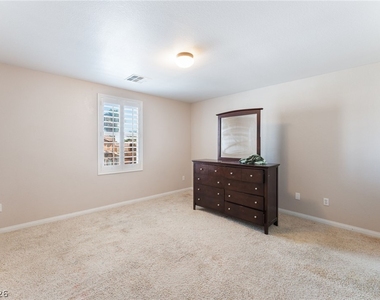 6221 Villa Emo Street - Photo Thumbnail 15