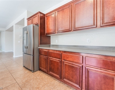 6221 Villa Emo Street - Photo Thumbnail 8