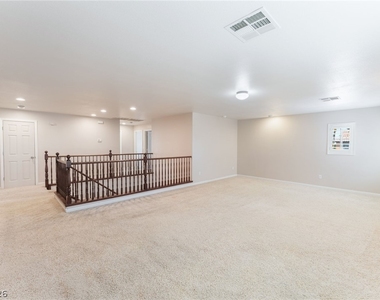 6221 Villa Emo Street - Photo Thumbnail 12