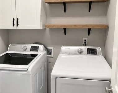 2881 Rolling Brook Place - Photo Thumbnail 14