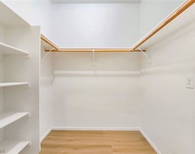 10245 S Maryland Parkway - Photo Thumbnail 18