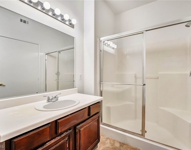10245 S Maryland Parkway - Photo Thumbnail 22